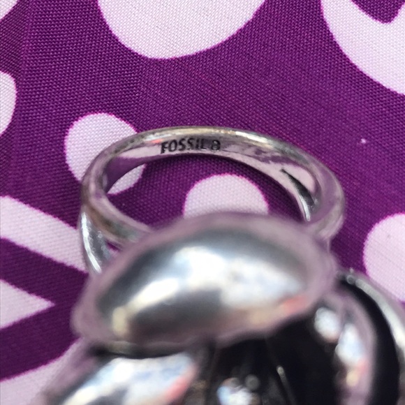 NWOT 🌺 Fossil Brand Flower Ring Size 8 - Picture 4 of 5